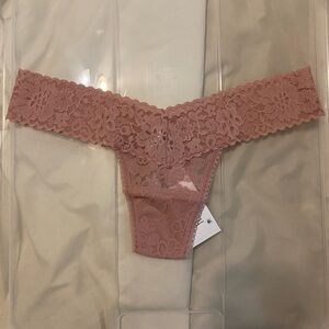 NWT Hanky Panky Lace Low Rise Thong in Soft Pink